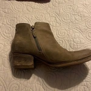 Brown Clark leather booties, excellent condition